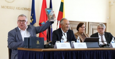 LMA narių visuotiniame susirinkime &ndash; žvilgsnis į mokslo, ekonomikos, geopolitinius ir socialinius pokyčius