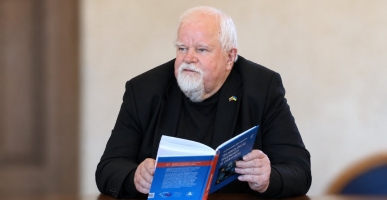 Lietuvos mokslų akademijos nariui akademikui, profesoriui habilituotam daktarui Arvydui Virgilijui Matulioniui &ndash; 80