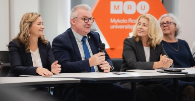 2026-09-16_Seimo-posedis-MRU_foto-Lukas-Kodis-_Nekrošius-f8455681431c3678d815e336c57a8c01.jpg
