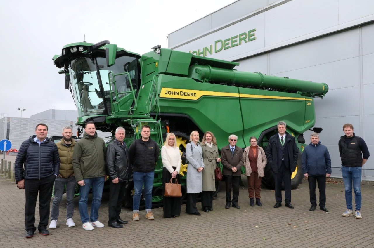 Renginio dalyviai įmonėje „DOJUS agro“